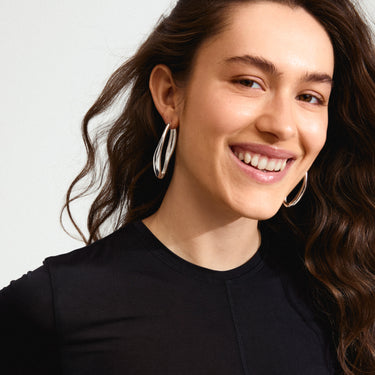 Aretes de aro grande, forma irregular, baño de plata esterlina — DUNE