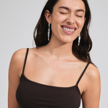 Aretes largos de botón, barra sólida forma orgánica, baño de plata esterlina — FEEL