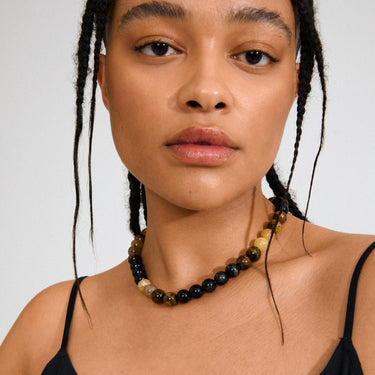 Collar cadena fina, con piedras semi preciosas, baño de oro 18k — UNFOLD