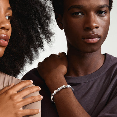 Pulsera cerrada, gruesa sólida de forma irregular baño de plata esterlina — SUNSET