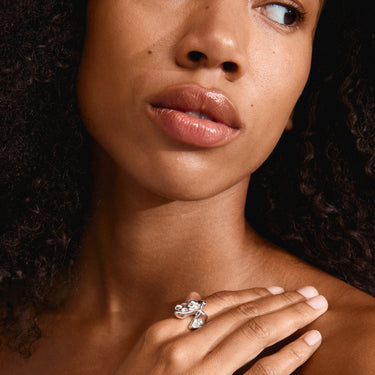 Anillo statement, forma orgánica con cristales, baño de plata esterlina — SUNSET