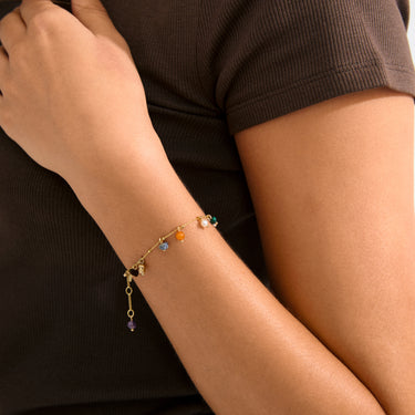 Pulsera cadena fina, con piedras semi preciosas, baño de oro 18k — BETWEEN