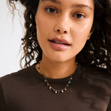 Collar cadena fina, con piedras semi preciosas, baño de oro 18k — BETWEEN