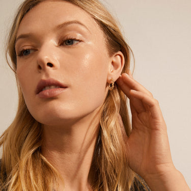 Aretes de aro medio, decoración burbujas sólidas, baño de oro 18k — SOLIDARITY