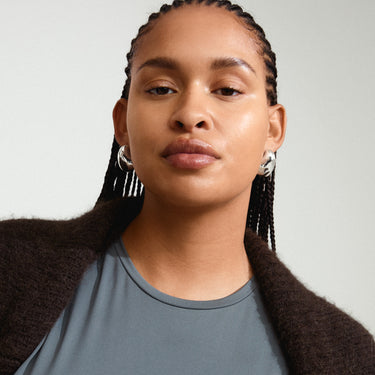 Aretes de botón grandes y sólidos, forma de gota irregular baño de plata esterlina — DUNE