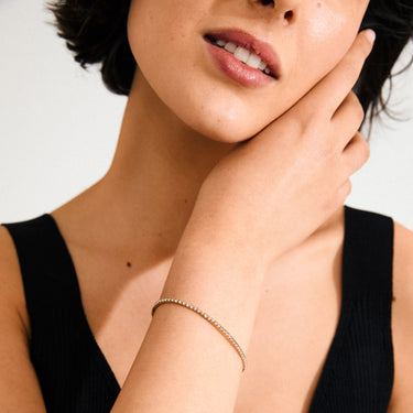 Pulsera elástica, con cristales preciosa, baño de oro 18k — ARASH