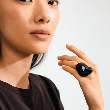 Anillo statement grueso, forma de lava, baño de plata esterlina — LIAN