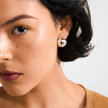Aretes de botón, diseño de cúpulas de burbuja, baño de plata esterlina — JACE