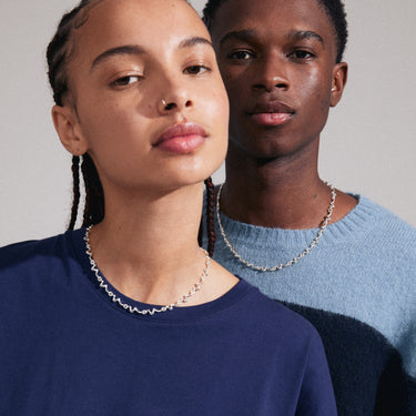 Collar corto, eslabones sólidos de forma ondulada, baño de plata esterlina — PENELOPE