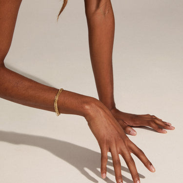 Pulsera multicadenas finas de distintos diseños, baño de oro 18k — LILY