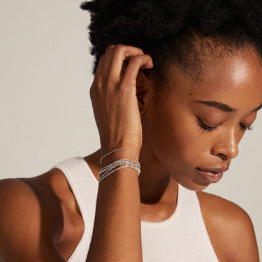 Pulsera multicadenas finas de distintos diseños, baño de plata esterlina — LILY