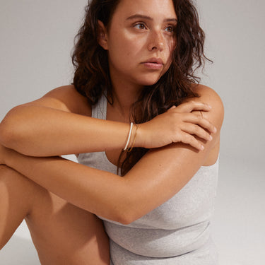 Pulsera 3 en 1, perlas, cadena de eslabones y cadena fina, baño de oro 18k — BAKER