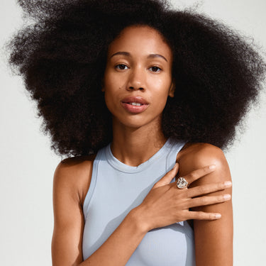 Anillo grande, medallón garabateado envolvente, baño de plata esterlina — LUCA