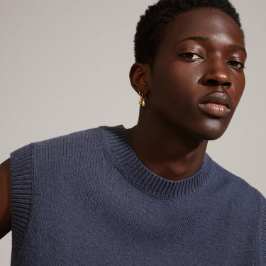 Aretes colgantes, forma de pepita, baño de oro 18k — CHANTAL