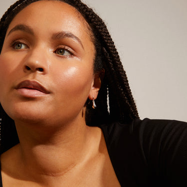 Aretes colgantes, forma de pepita, baño de plata esterlina — CHANTAL