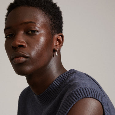 Aretes colgantes, forma de pepita, baño de plata esterlina — CHANTAL