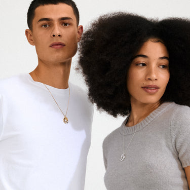 Collar cadena fina, con colgante fluido, baño de oro 18k — DIEGO