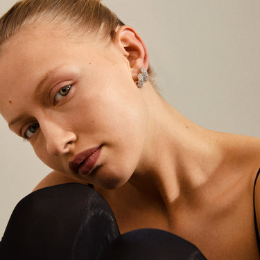 Aretes de aro gruesos, con cristales pricosa, baño de plata esterlina — LONA