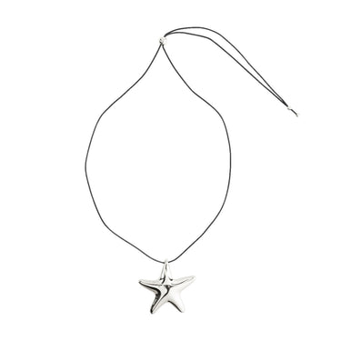 Collar lazo de cuero, dije sólido grande estrella de mar, baño de plata esterlina — FORCE